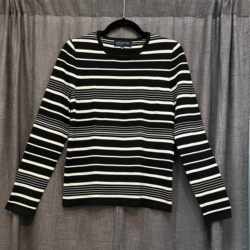 Jones New York Women’s Size Small Crewneck Sweater